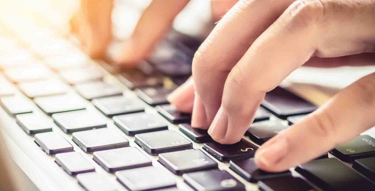 Máy tính kêu do kẹt bàn phím