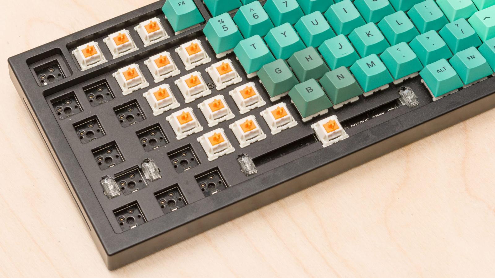 Custom bàn phím là gì? Tại sao nhiều anh em đam mê custom bàn phím cơ? Custom bàn phím là gì? Tại sao nhiều anh em đam mê custom bàn phím cơ?