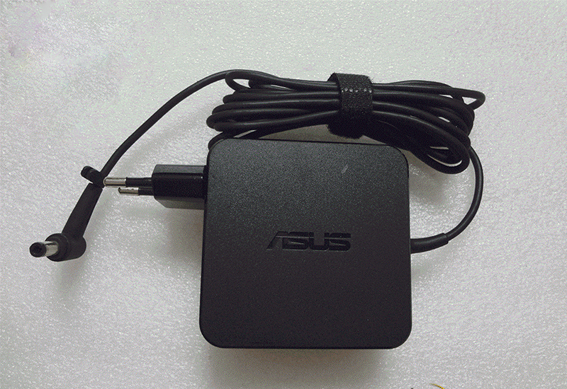 Cục sạc laptop bị nóng có sao không?