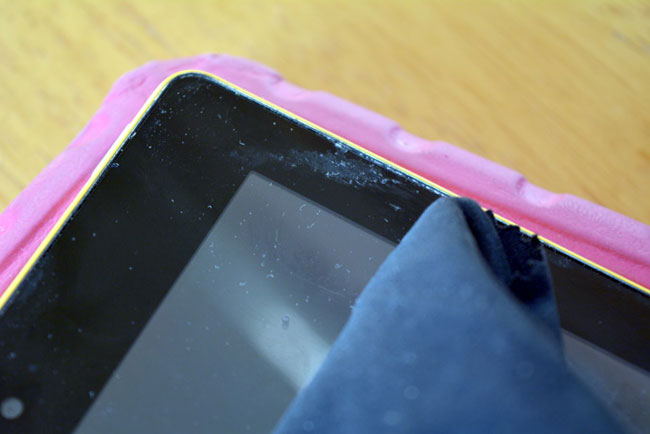 Cách vệ sinh màn hình iPad hoặc máy tính bảng