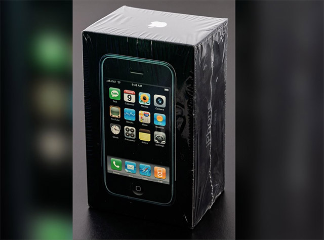 Một chiếc iPhone đời đầu “full box, nguyên seal” vừa được bán với giá gần 1,5 tỷ đồng Một chiếc iPhone đời đầu “full box, nguyên seal” vừa được bán với giá gần 1,5 tỷ đồng