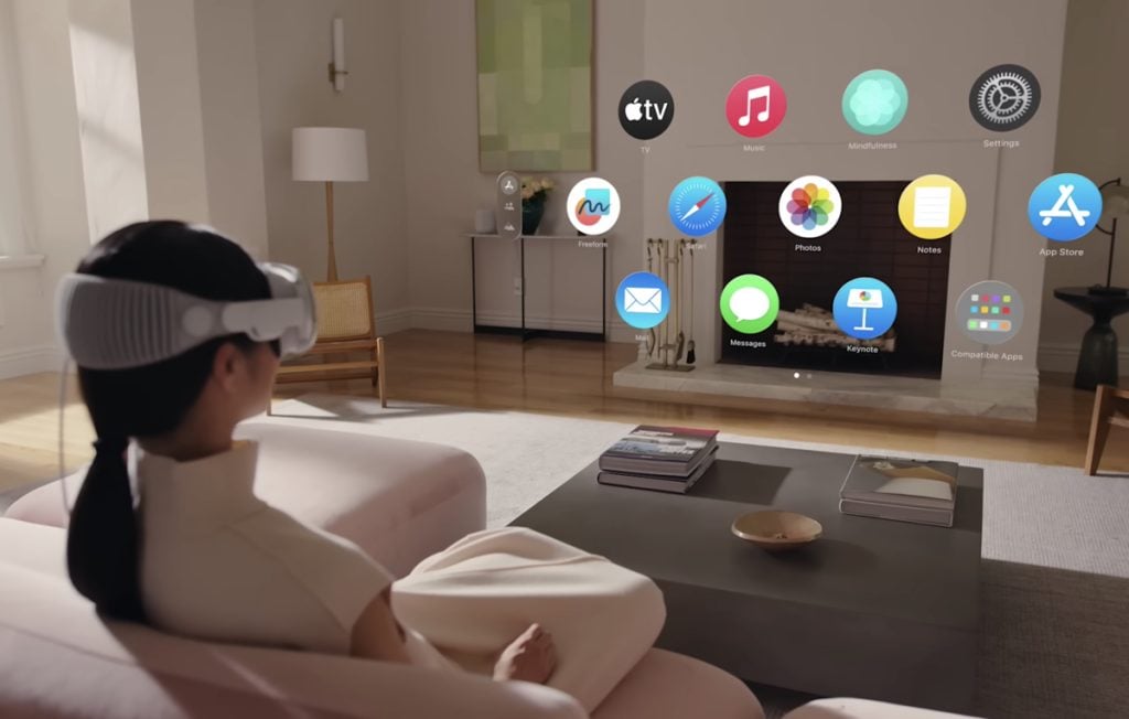 Humane Ai Pin được cho là đối thủ cạnh tranh của Apple Vision Pro ?