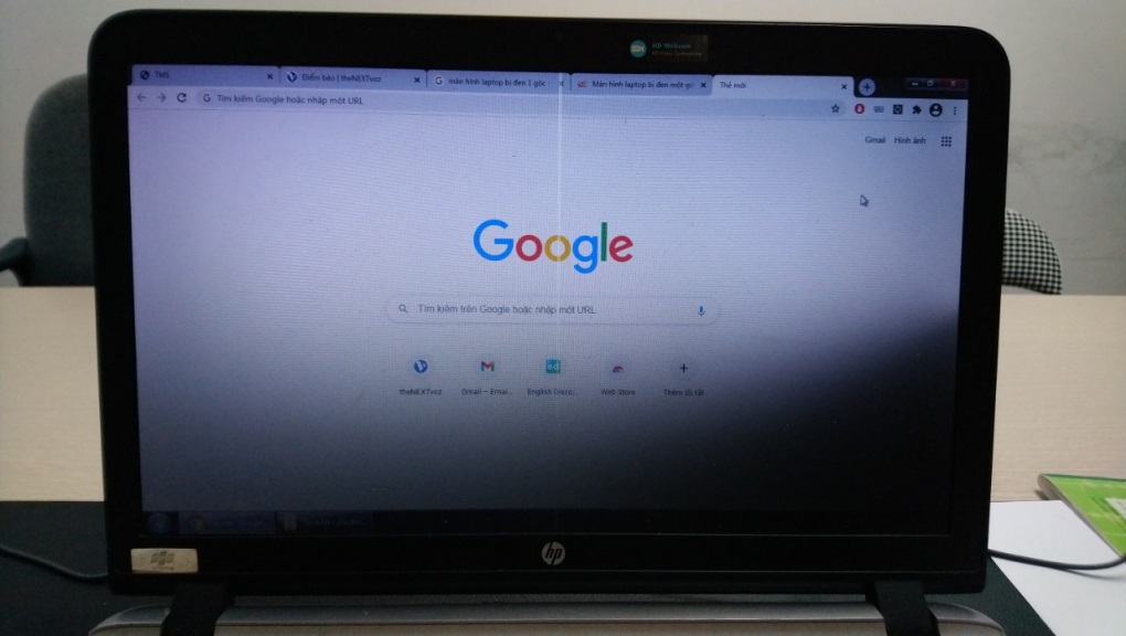 Màn hình laptop bị tối đen