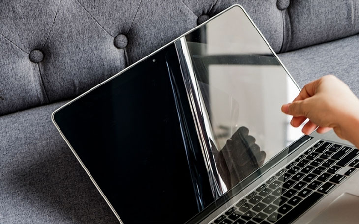 Thay màn hình Laptop tại Cần Thơ Sử dụng tấm dán màn hình