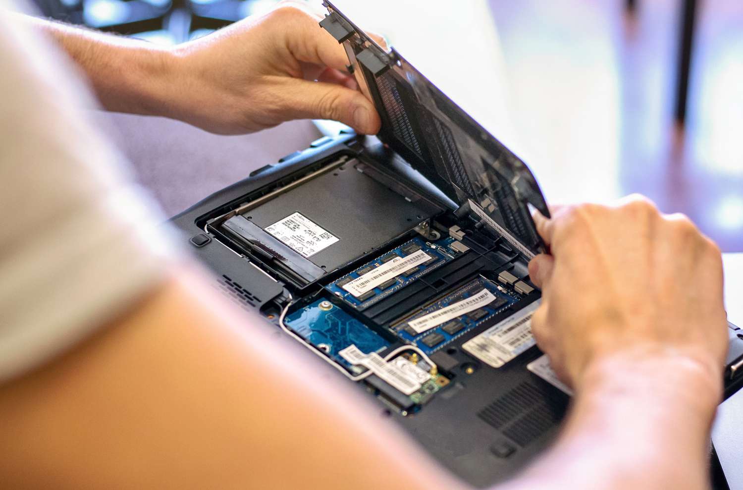 Khám phá: Bạn có biết ngoài RAM, còn có những bộ phận khác có thể nâng cấp trên laptop? Khám phá: Bạn có biết ngoài RAM, còn có những bộ phận khác có thể nâng cấp trên laptop?