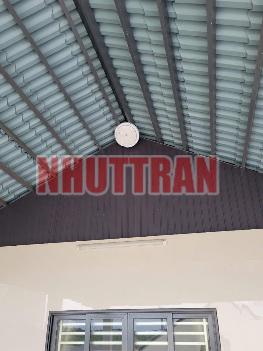 Đèn Ốp trần năng lượng mặt trời NLX4267 Chip Led 5054 tấm solar Mono hiệu suất cao size 42mm 3