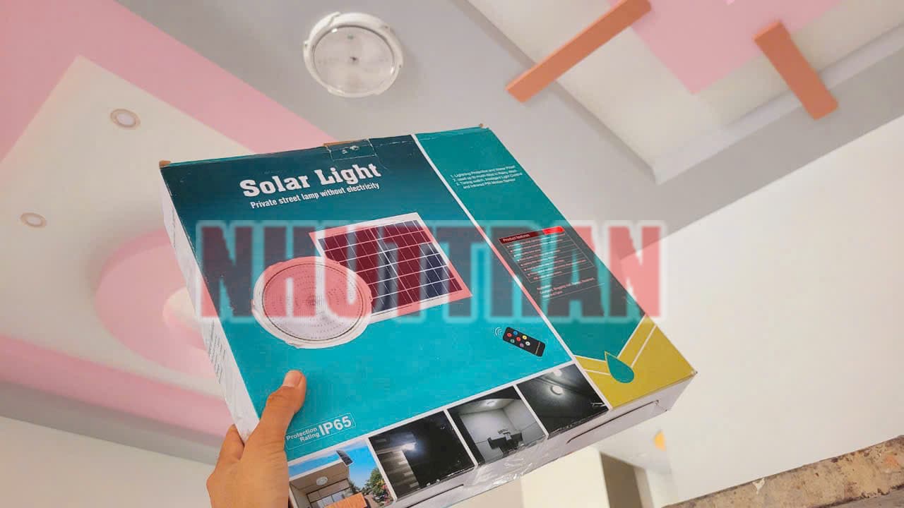 Đèn Ốp trần năng lượng mặt trời NLX4267 Chip Led 5054 tấm solar Mono hiệu suất cao size 42mm