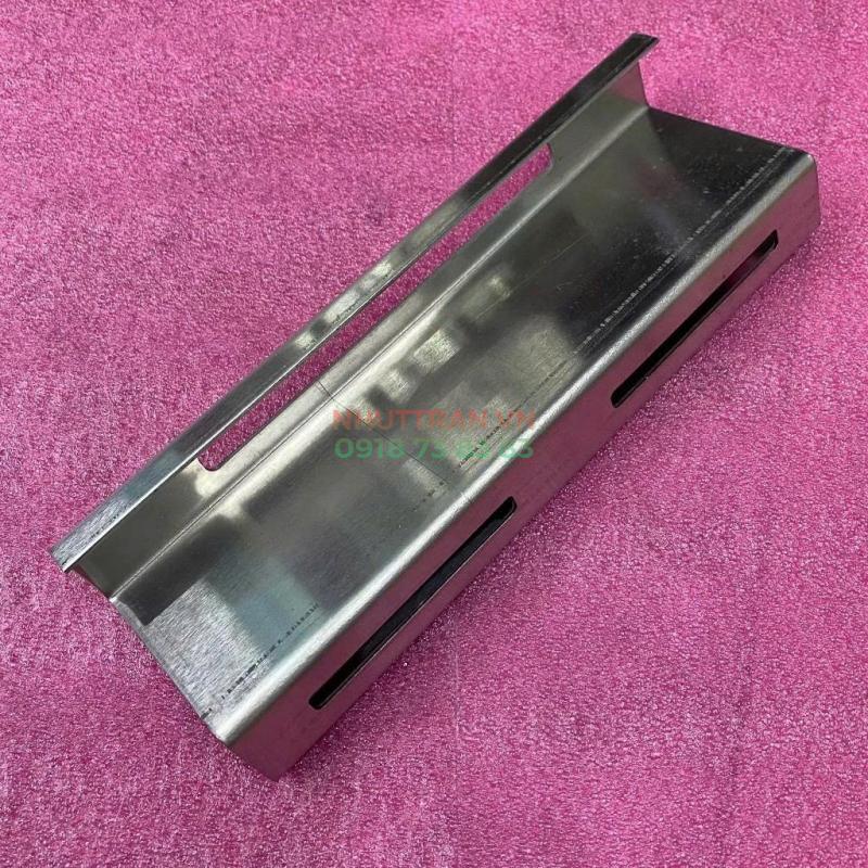 Pát Z 6x20x0.15cm loại INOX 430 lắp tấm pin năng lượng mặt trời