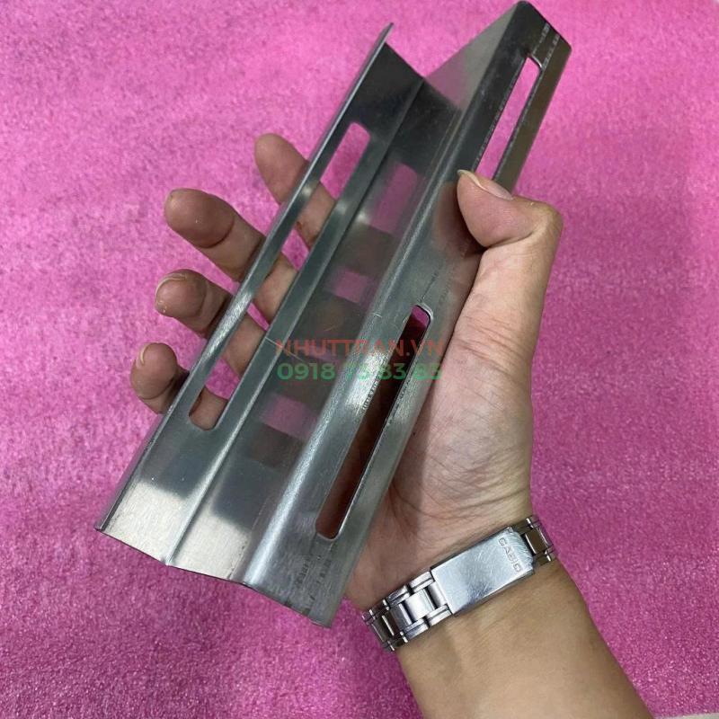 Pát Z 6x20x0.15cm loại INOX 430 lắp tấm pin năng lượng mặt trời