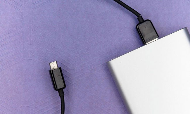 Sạc laptop bằng pin dự phòng Sạc laptop bằng pin dự phòng