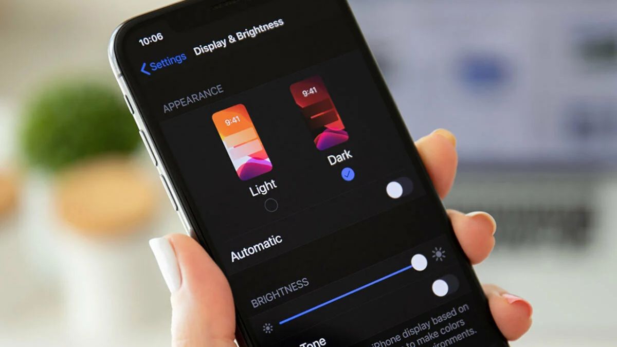 Khởi động chế độ Dark Mode ở trên thiết bị di động