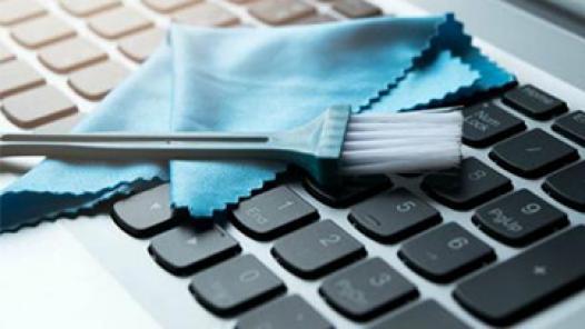 Cách làm sạch bàn phím laptop tại nhà cực kì đơn giản