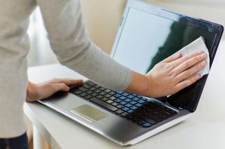 Cách làm sạch màn hình laptop hiệu quả nhất