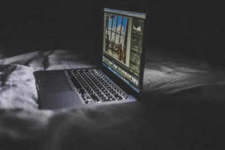 Những thói quen mọi người đang nhanh chóng làm hỏng laptop