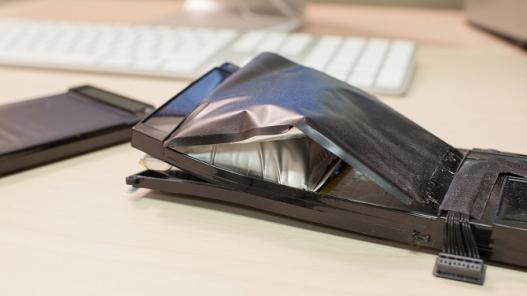 Pin laptop bị phồng và những nguy hiểm chết người đằng sau!