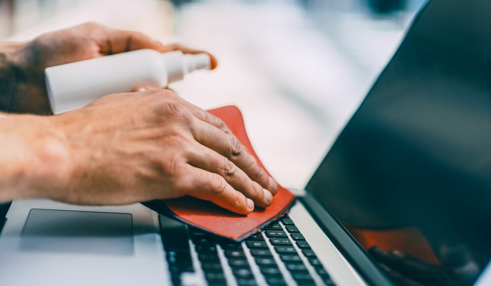 Thay bàn phím Laptop ở Cần Thơ chỉ bạn cách vệ sinh bàn phím laptop sạch bụi bẩn chống liệt phím Keycaps Thay bàn phím Laptop ở Cần Thơ chỉ bạn cách vệ sinh bàn phím laptop sạch bụi bẩn chống liệt phím Keycaps