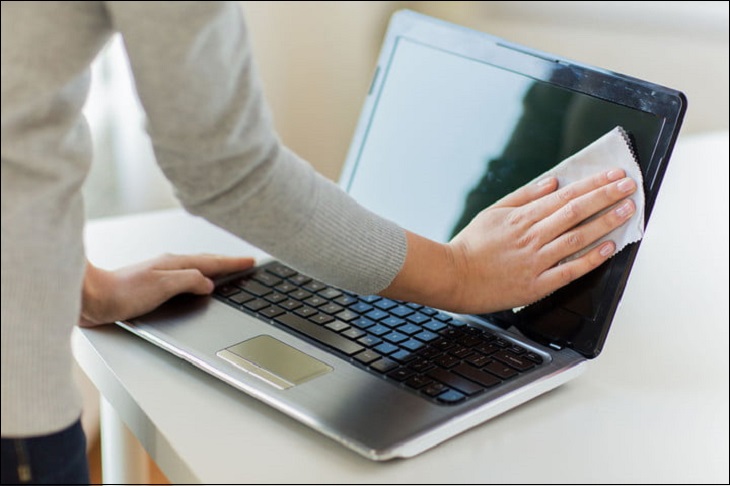 Thay màn hình Laptop Cần Thơ chỉ bạn cách vệ sinh màn hình laptop