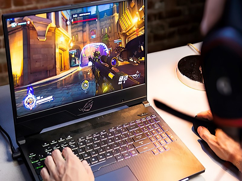 Cục sạc laptop bị nóng có sao không?